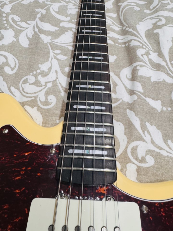 Sire J3 larry carlton de segunda mano · Foto 3 de 10 · SC Tenerife · 220 €