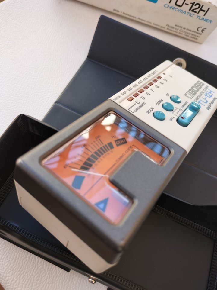 Pedal Boss TU-12H Afinador Cromático de segunda mano · Foto 5 de 10 · Valencia · 40 €