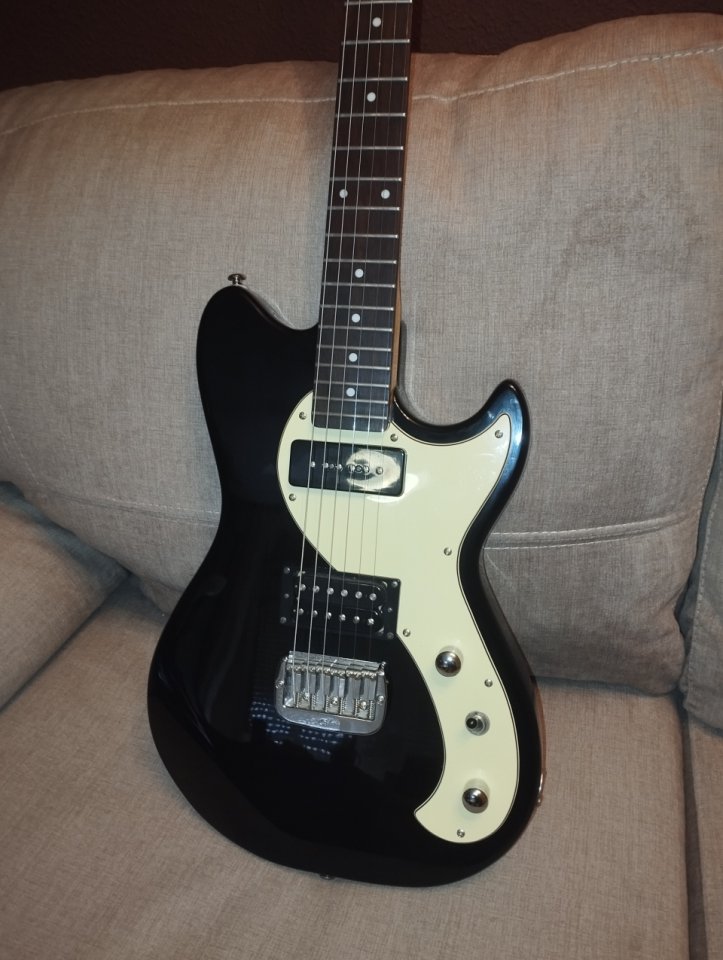 Guitarra eléctrica G&L Tribute Fallout