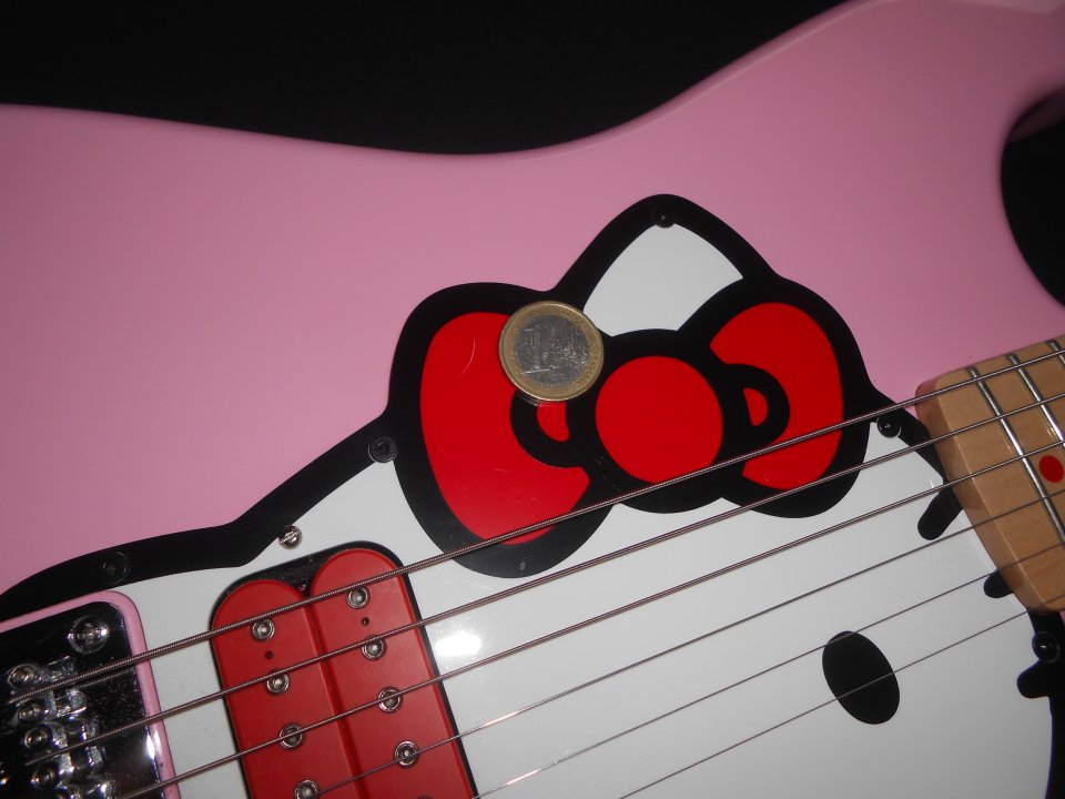 Squier Stratocaster Hello kitty (Extras)