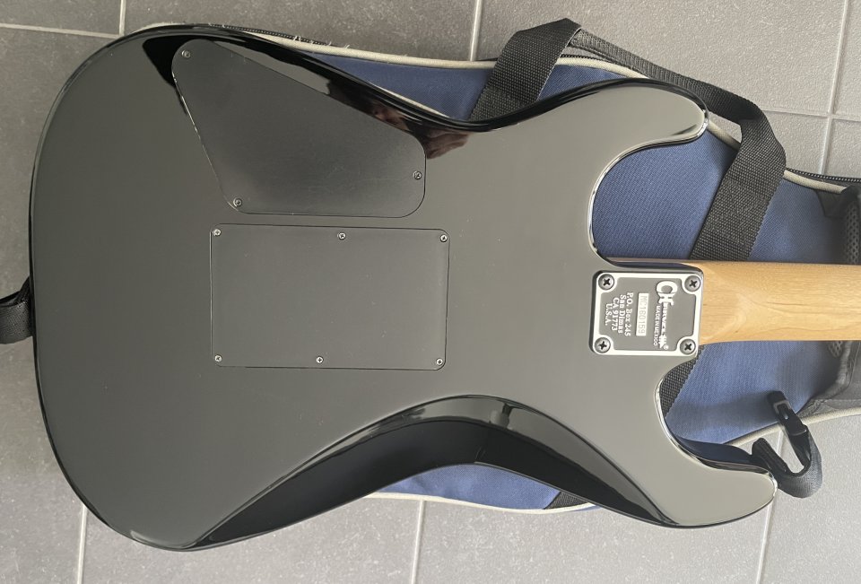 Charvel Pro-Mod San Dimas HH FR - Purple Haze con funda y upgrade en puente de segunda mano · Foto 7 de 10 · Girona · 600 €