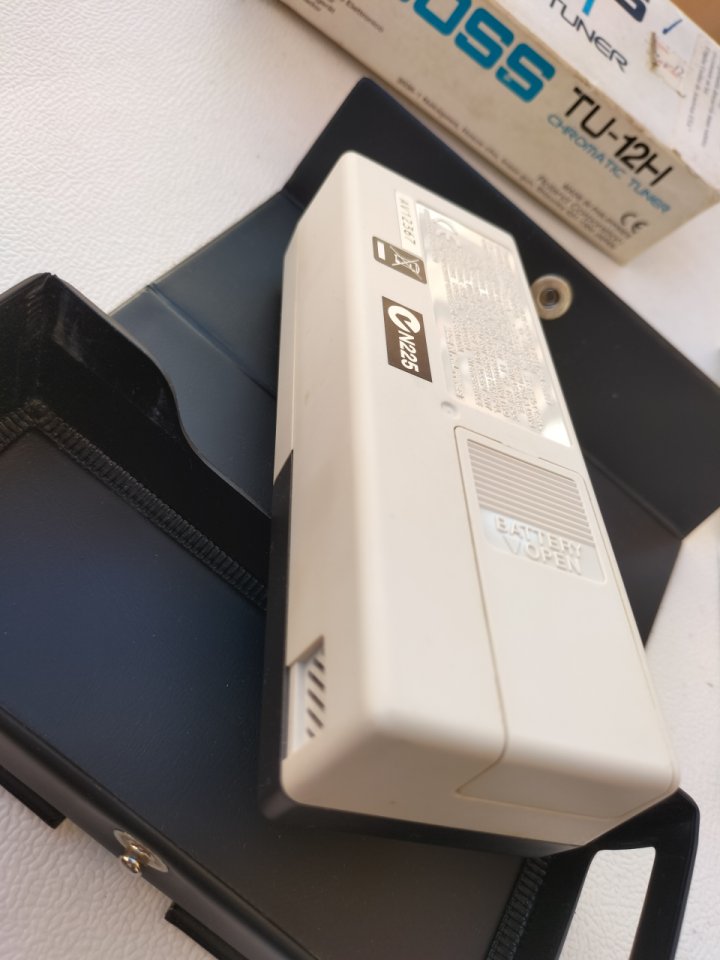 Pedal Boss TU-12H Afinador Cromático de segunda mano · Foto 6 de 10 · Valencia · 40 €