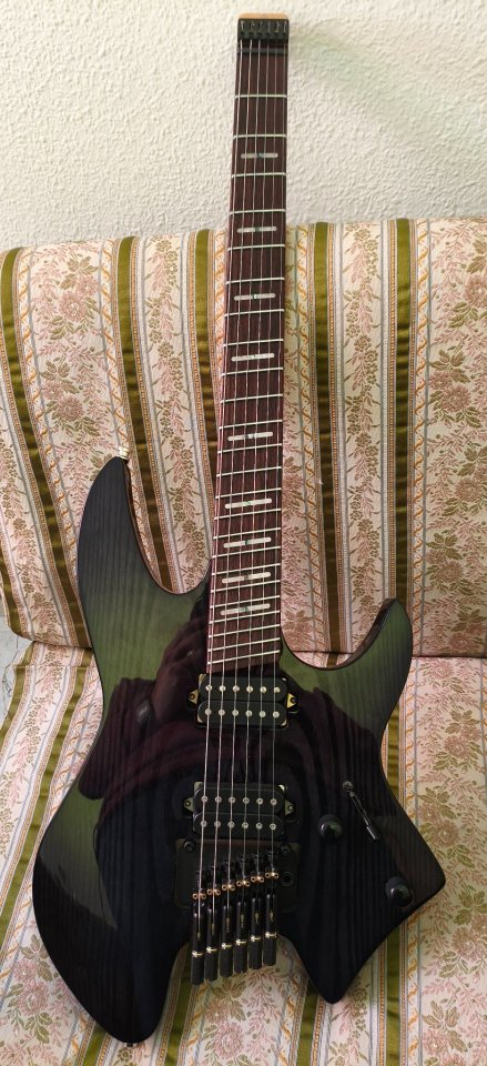 Sire Larry Carlton X6 headless + dimarzio