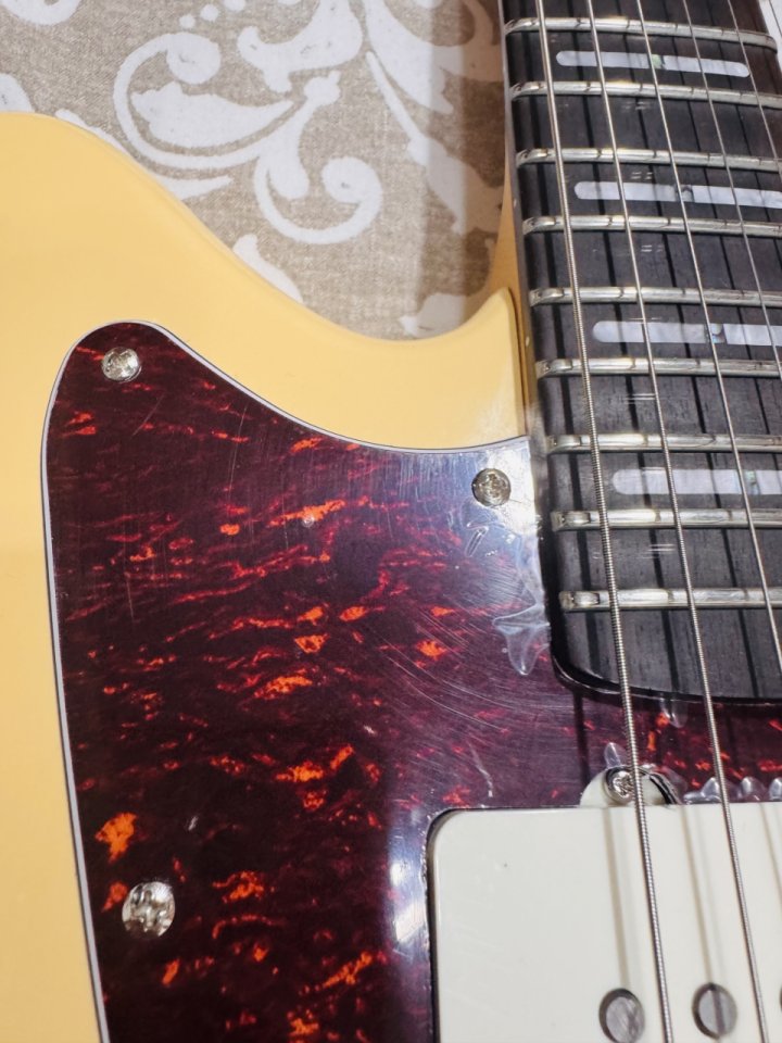 Sire J3 larry carlton de segunda mano · Foto 4 de 10 · SC Tenerife · 220 €