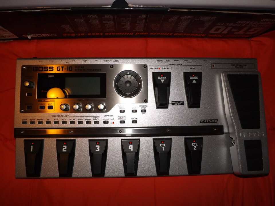 Boss GT-10 (Pedalera)