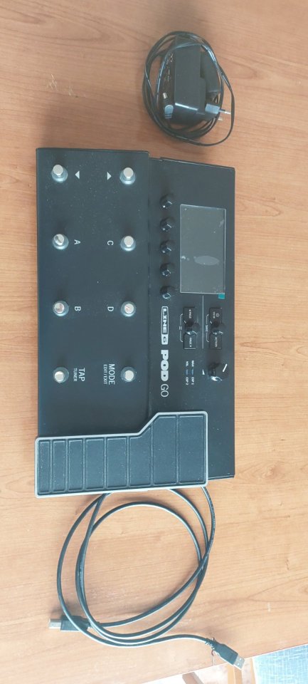 Pod go y altavoz FRFR POWER CAB 112 LINE 6