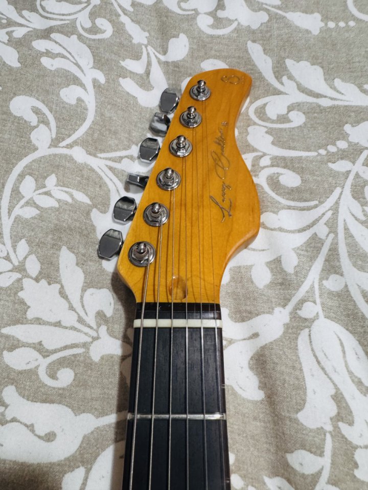 Sire J3 larry carlton de segunda mano · Foto 6 de 10 · SC Tenerife · 220 €
