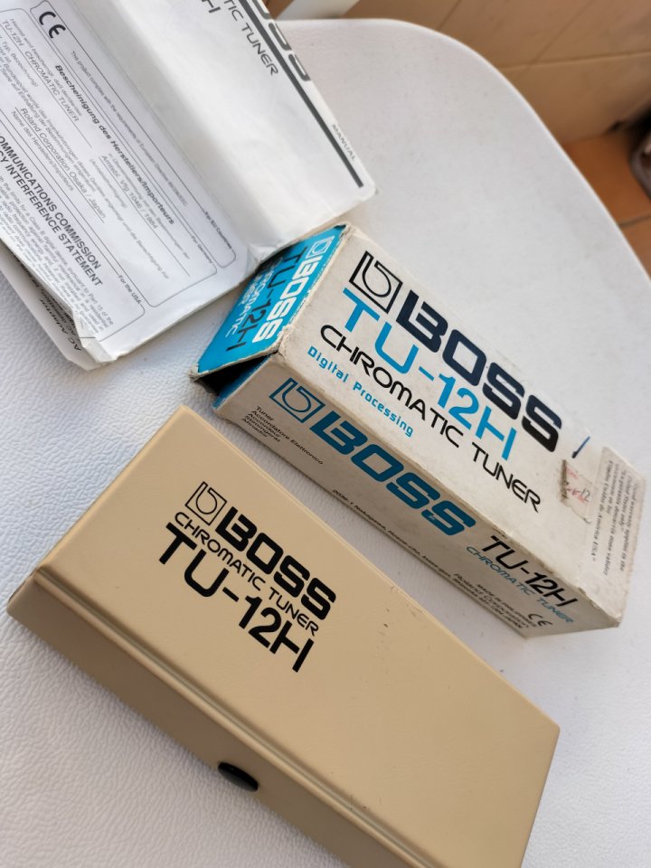 Pedal Boss TU-12H Afinador Cromático de segunda mano · Foto 9 de 10 · Valencia · 40 €