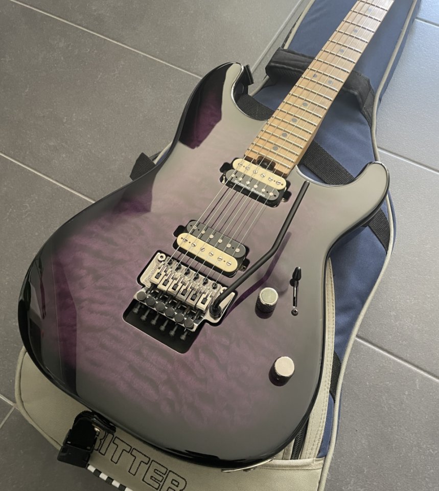 Charvel Pro-Mod San Dimas HH FR - Purple Haze con funda y upgrade en puente de segunda mano · Foto 2 de 10 · Girona · 600 €