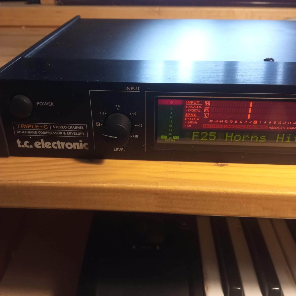 TC Electronics Triple C Multiband compressor de segunda mano · Foto 1 de 3 · Valencia · 210 €