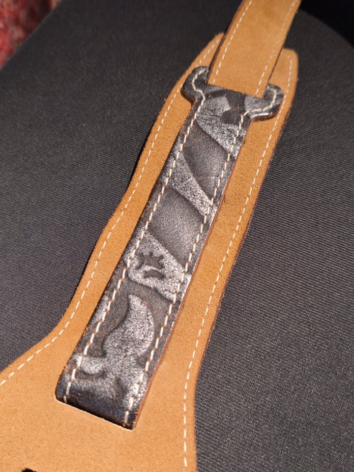 Correa de bajo MAGRABO cuero de segunda mano · Foto 5 de 5 · Alicante · 100 €