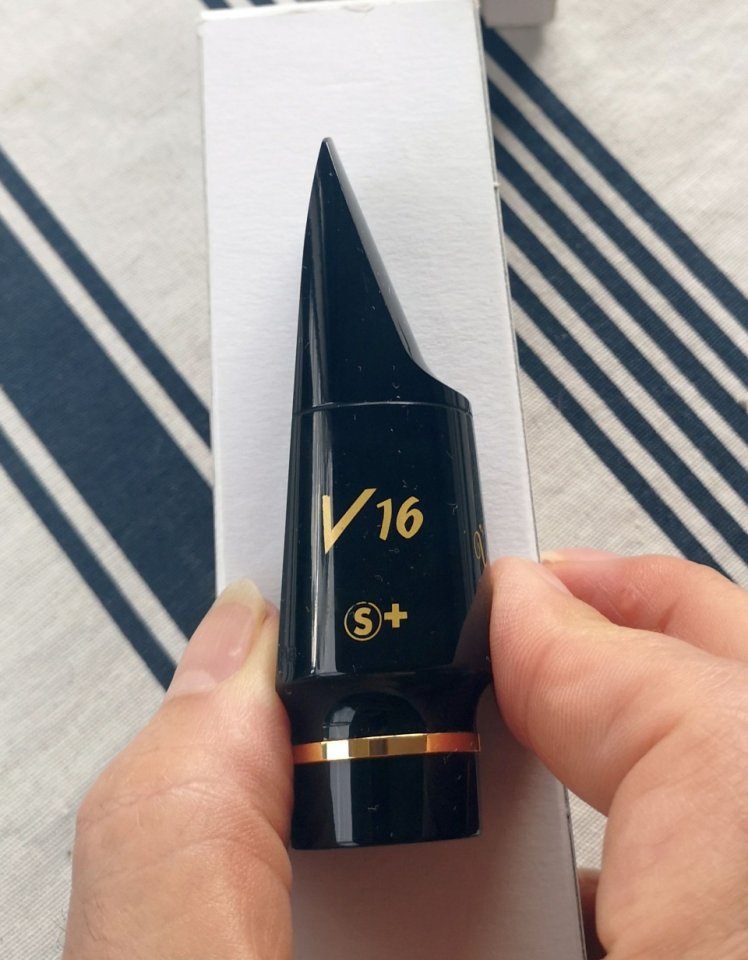 Boquilla Vandoren V16 A8 S+ para saxo alto