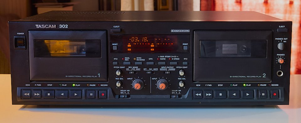TASCAM 302 Grabadora/Reproductor de Cassette de segunda mano · Foto 1 de 2 · Barcelona · 300 €