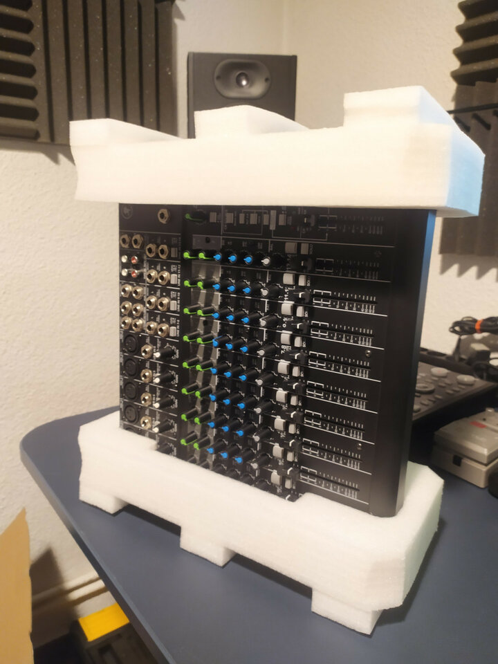 Mackie 1402 VLZ4. Como nueva, sin uso. (O cambio por eurorack)