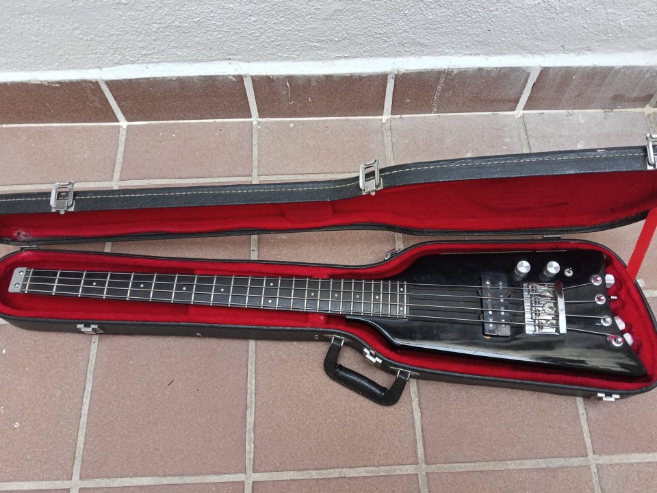 Bajo Hondo Alien made in Japan