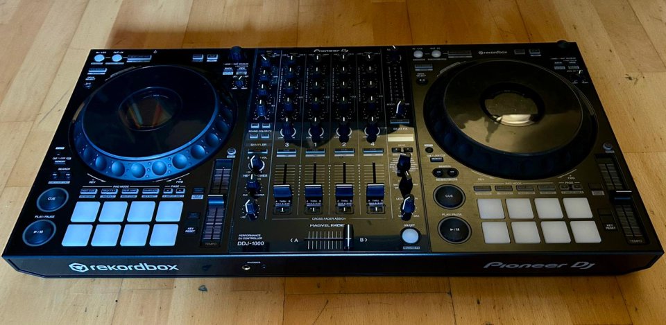 Pioneer DDJ-1000 de segunda mano · Foto 2 de 6 · Barcelona · 1000 €
