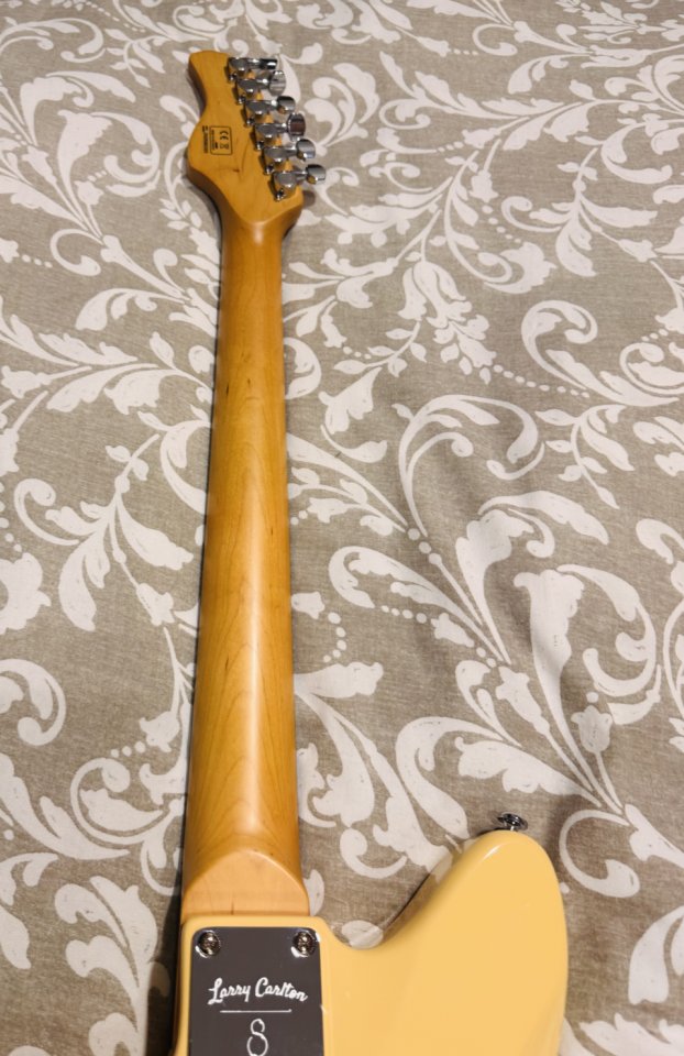 Sire J3 larry carlton de segunda mano · Foto 8 de 10 · SC Tenerife · 220 €