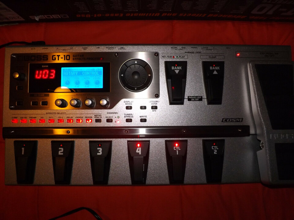 Boss GT-10 (Pedalera)