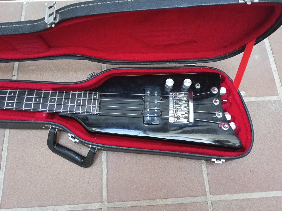 Bajo Hondo Alien made in Japan