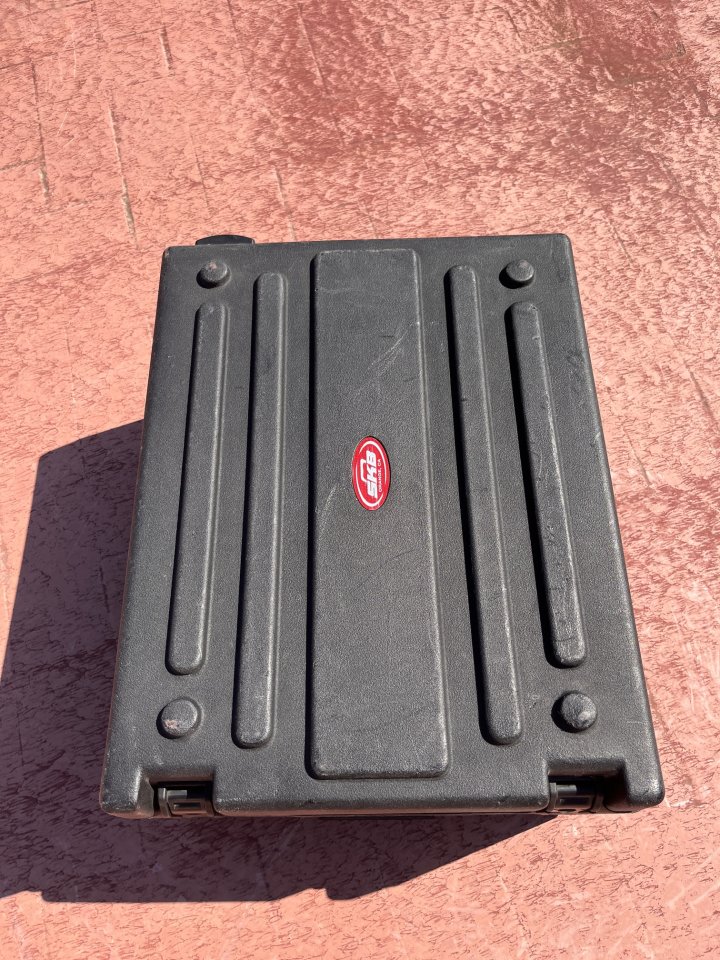 SKB 1SKB19-RSF4U Studio Flyer 4U Rack Case with Wheels 2010s - Black de segunda mano · Foto 1 de 5 · Barcelona · 179 €