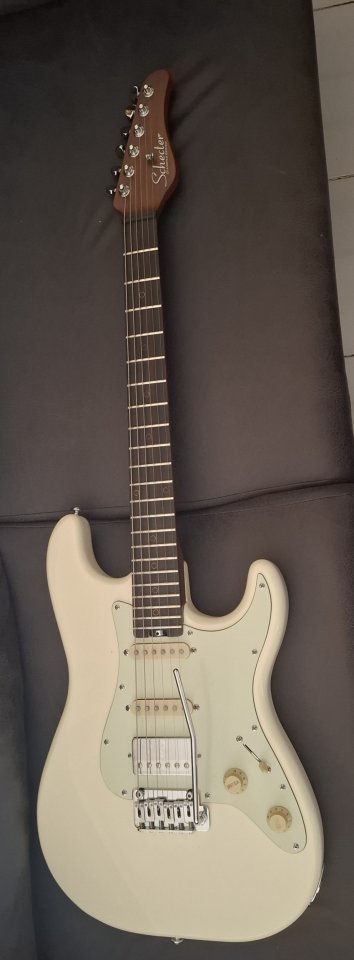 Schecter Nick Jhonston de segunda mano · Foto 1 de 2 · Madrid · 550 €