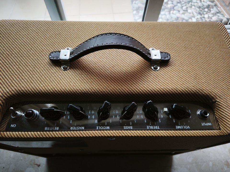 Amplificador Fender Blues Junior LTD Lacquered Tweed