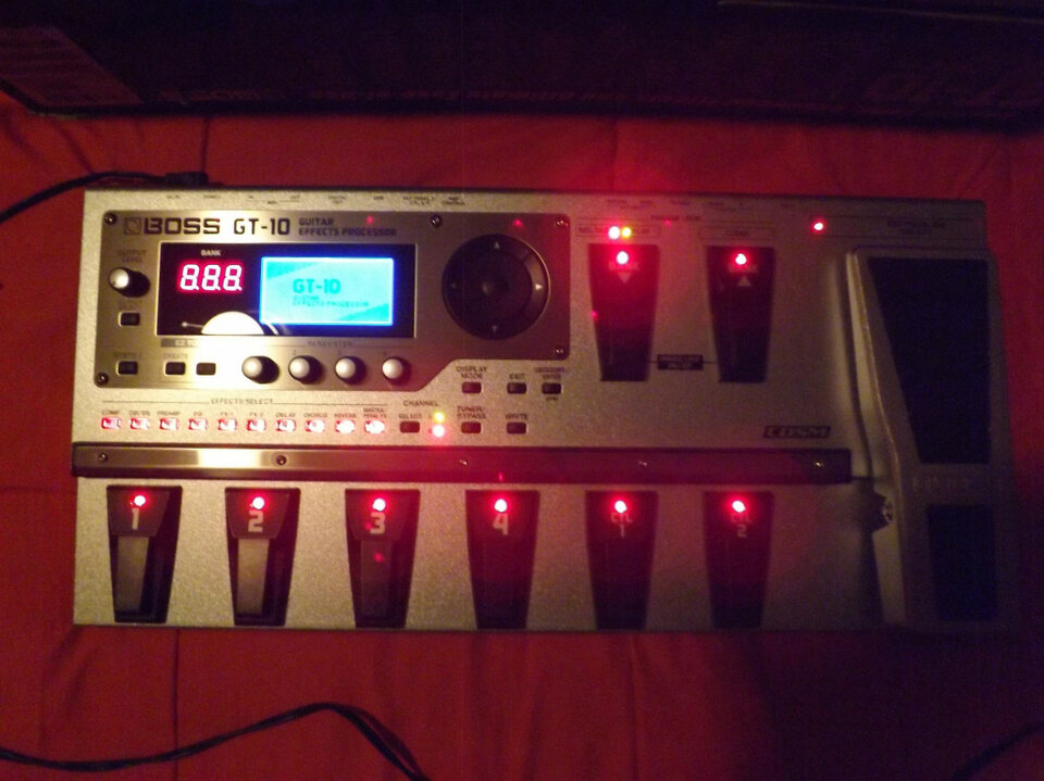 Boss GT-10 (Pedalera)