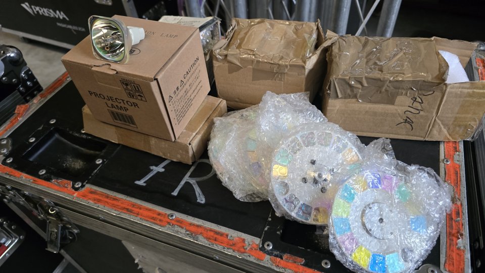 6 cabezas moviles 7r