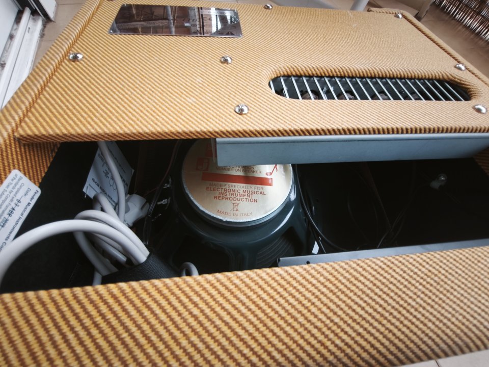 Amplificador Fender Blues Junior LTD Lacquered Tweed