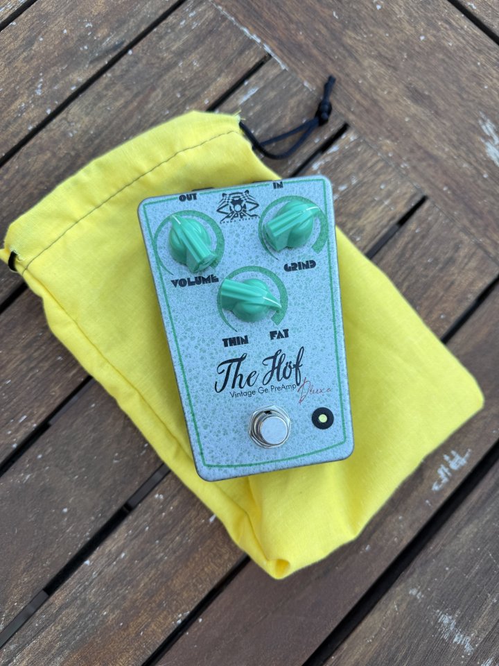 Arsenal de pedales (Death by Audio, PPPC, Atmosfera 6, etc...) de segunda mano · Foto 3 de 10 · Valencia · 2040 €