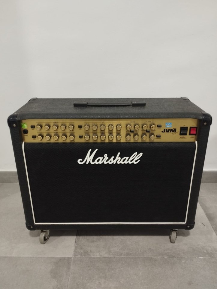 Marshall jvm 410c 2x12 de segunda mano · Foto 1 de 6 · Málaga · 1000 €