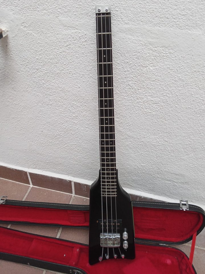 Bajo Hondo Alien made in Japan