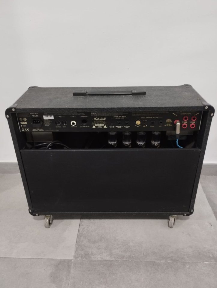 Marshall jvm 410c 2x12 de segunda mano · Foto 2 de 6 · Málaga · 1000 €