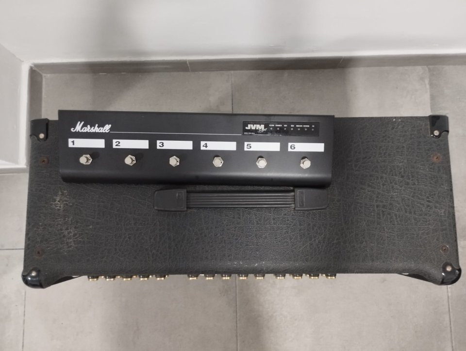 Marshall jvm 410c 2x12 de segunda mano · Foto 3 de 6 · Málaga · 1000 €