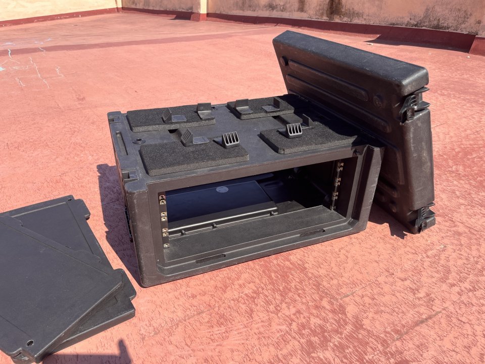 SKB 1SKB19-RSF4U Studio Flyer 4U Rack Case with Wheels 2010s - Black de segunda mano · Foto 5 de 5 · Barcelona · 179 €