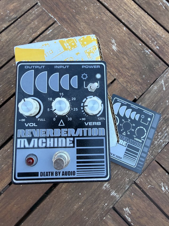 Arsenal de pedales (Death by Audio, PPPC, Atmosfera 6, etc...) de segunda mano · Foto 7 de 10 · Valencia · 2040 €