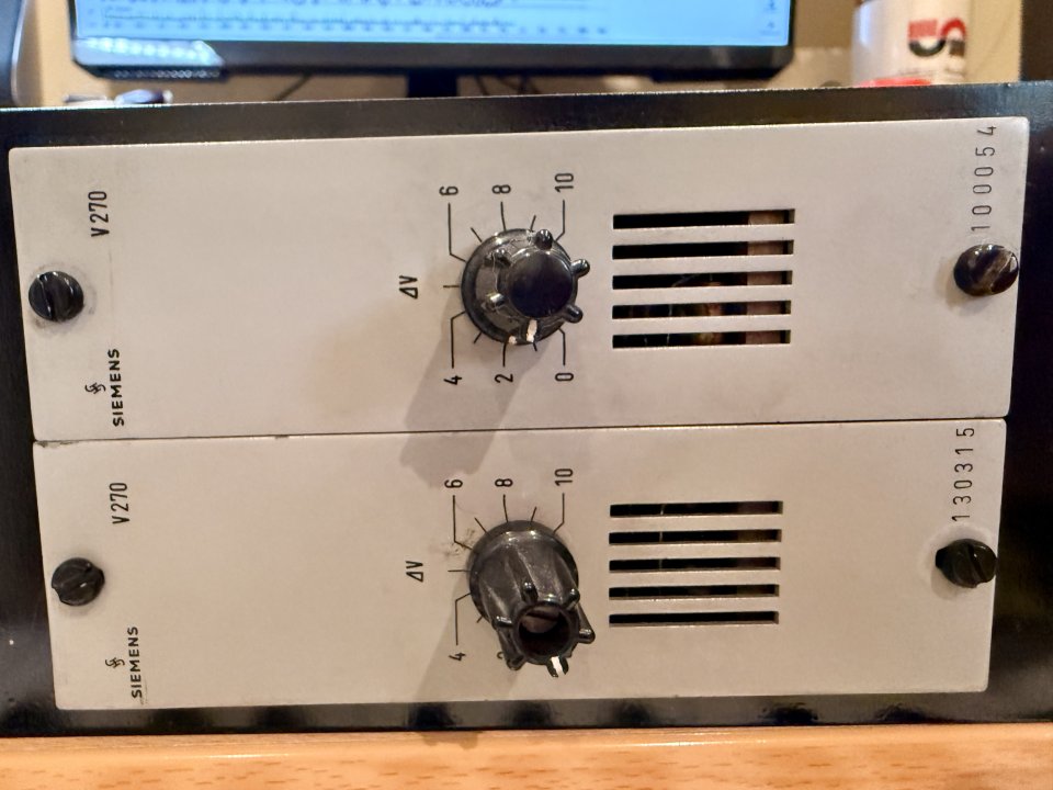 Custom Siemens / Haufe Line Amp Rack | 10-Channel Vintage Line Amplifier – V2270M, V2284M, V270 de segunda mano · Foto 3 de 9 · Madrid · 1999 €