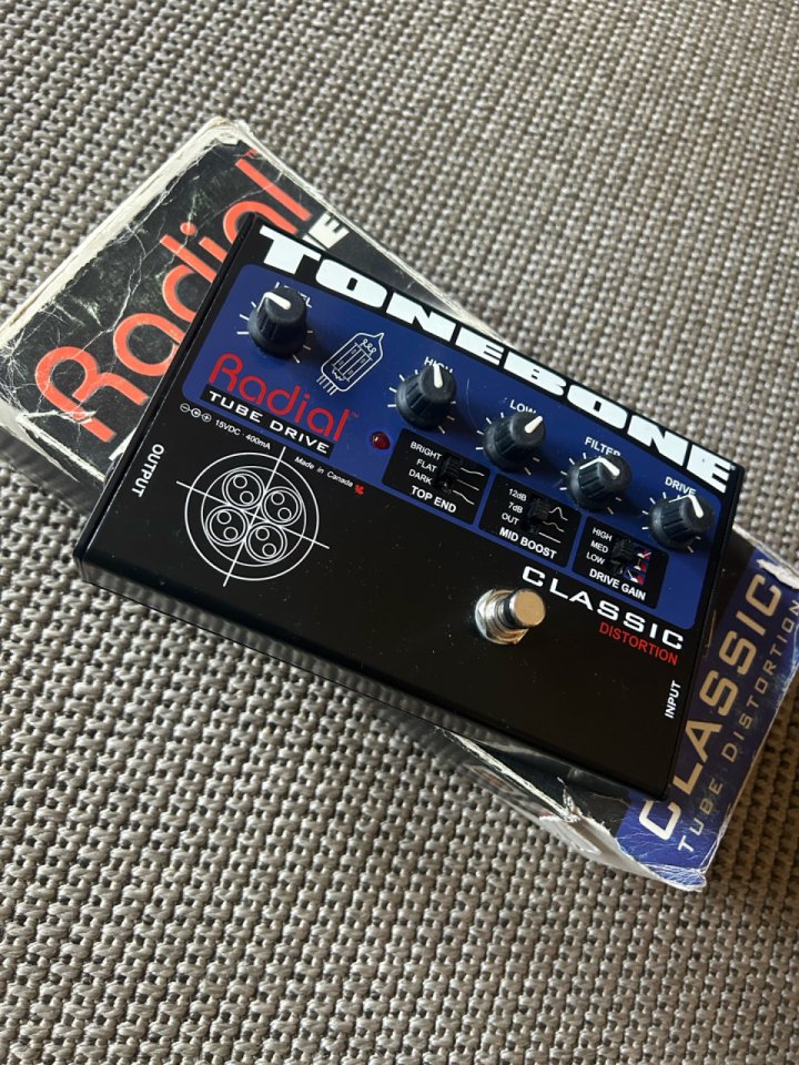Radial tonebone classic distorsion de segunda mano · Foto 2 de 2 · Asturias · 120 €