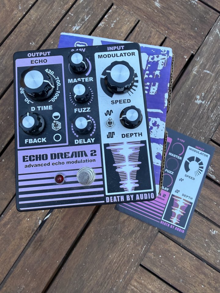 Arsenal de pedales (Death by Audio, PPPC, Atmosfera 6, etc...) de segunda mano · Foto 8 de 10 · Valencia · 2040 €