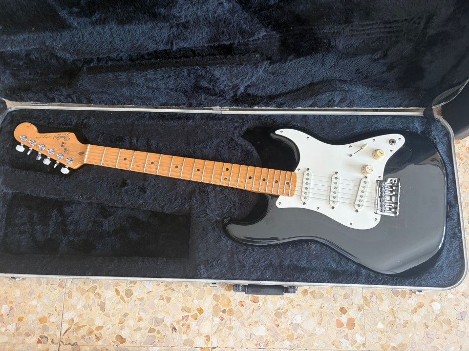 Stratocaster Dan Smith 1983 de segunda mano · Foto 2 de 6 · Zaragoza · 2100 €