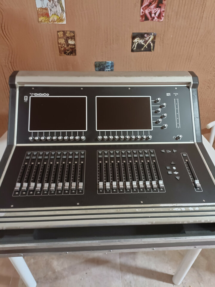 Digico S21 con tarjetas DMI MADI RJ45; DMI-DAC