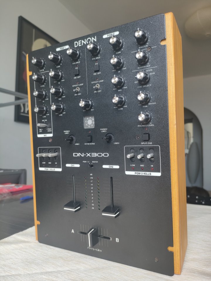 Denon Dn-X300 de segunda mano · Foto 2 de 5 · SC Tenerife · 450 €