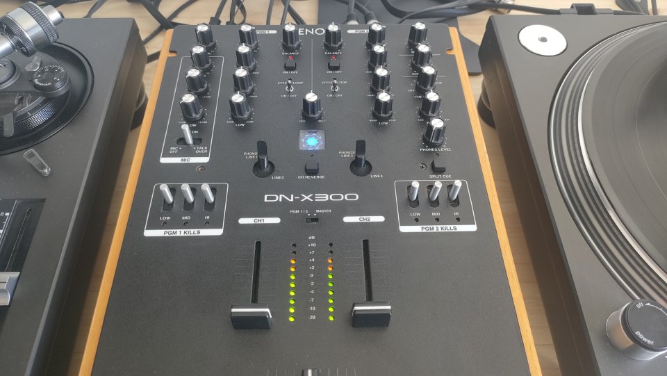 Denon Dn-X300 de segunda mano · Foto 4 de 5 · SC Tenerife · 450 €