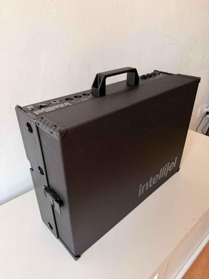 Intellijel 7U Performance Case 84HP (Black) + PSU