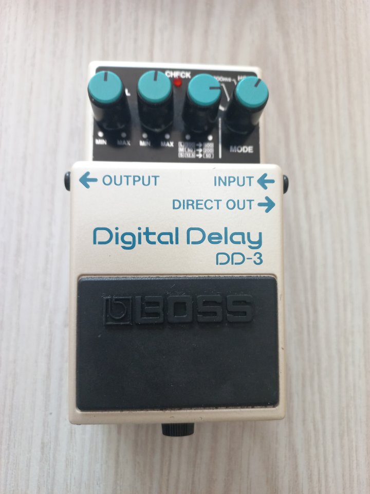Pedal Boss DD-3 de segunda mano · Foto 1 de 3 · Madrid · 100 €