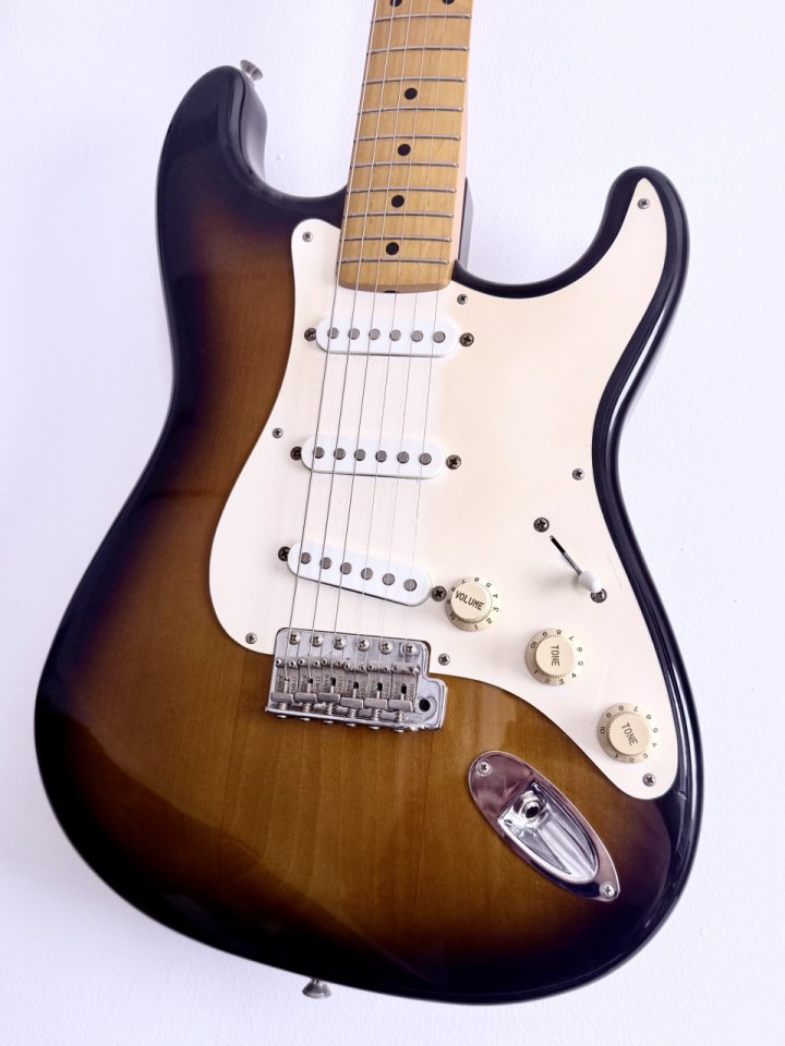 Fender Stratocaster MIJ 1996 – 50th Anniversary (Sunburst) de segunda mano · Foto 4 de 6 · Barcelona · 849 €