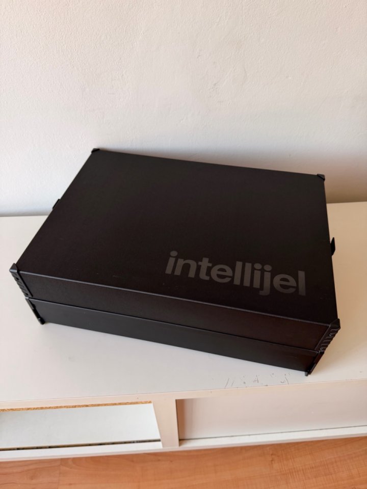 Intellijel 7U Performance Case 84HP (Black) + PSU