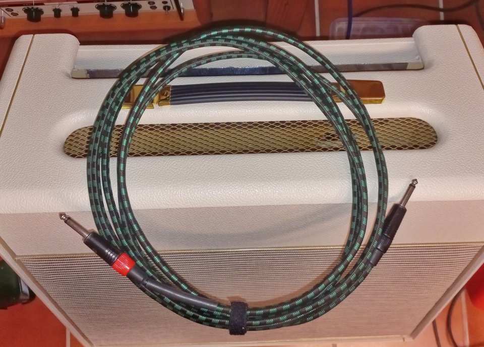 Evidence Audio Lyric HG cable guitarra