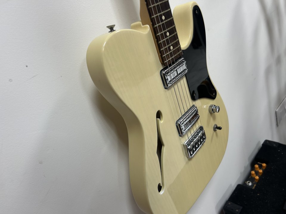 Fender mex cabronita con tv jones