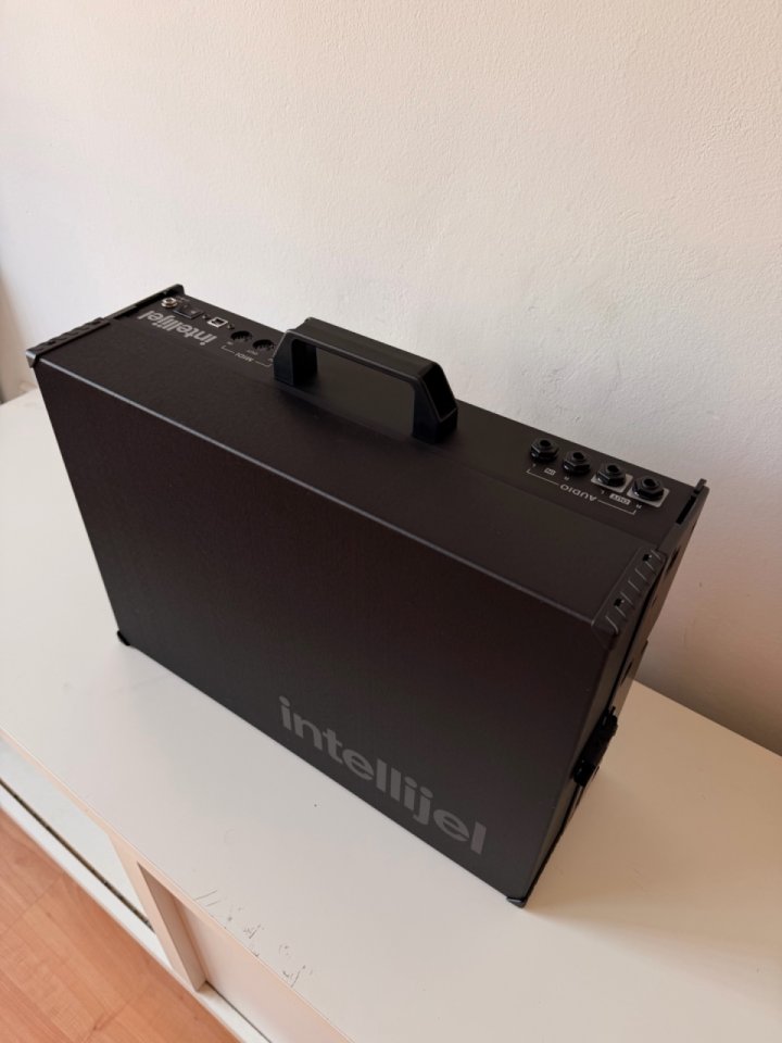 Intellijel 7U Performance Case 84HP (Black) + PSU